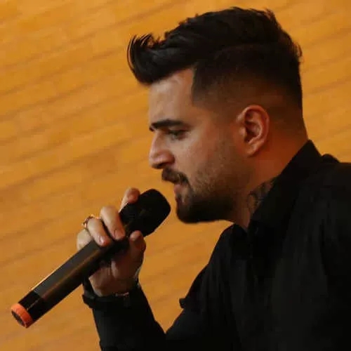 میلاد افضلی در باغ دلم تازه گلی سر زدو گم شد